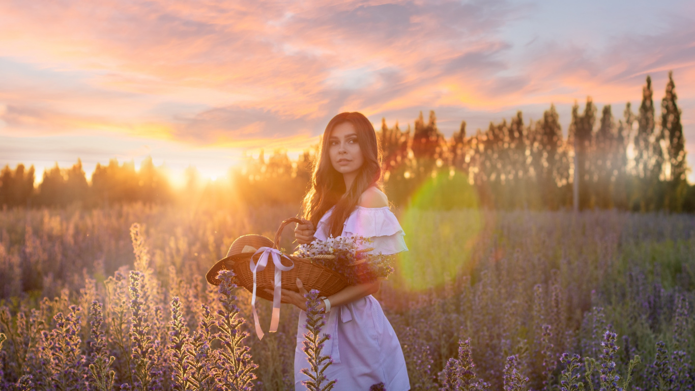 People in Nature, Nature, Sunlight, Light, Meadow. Wallpaper in 1366x768 Resolution