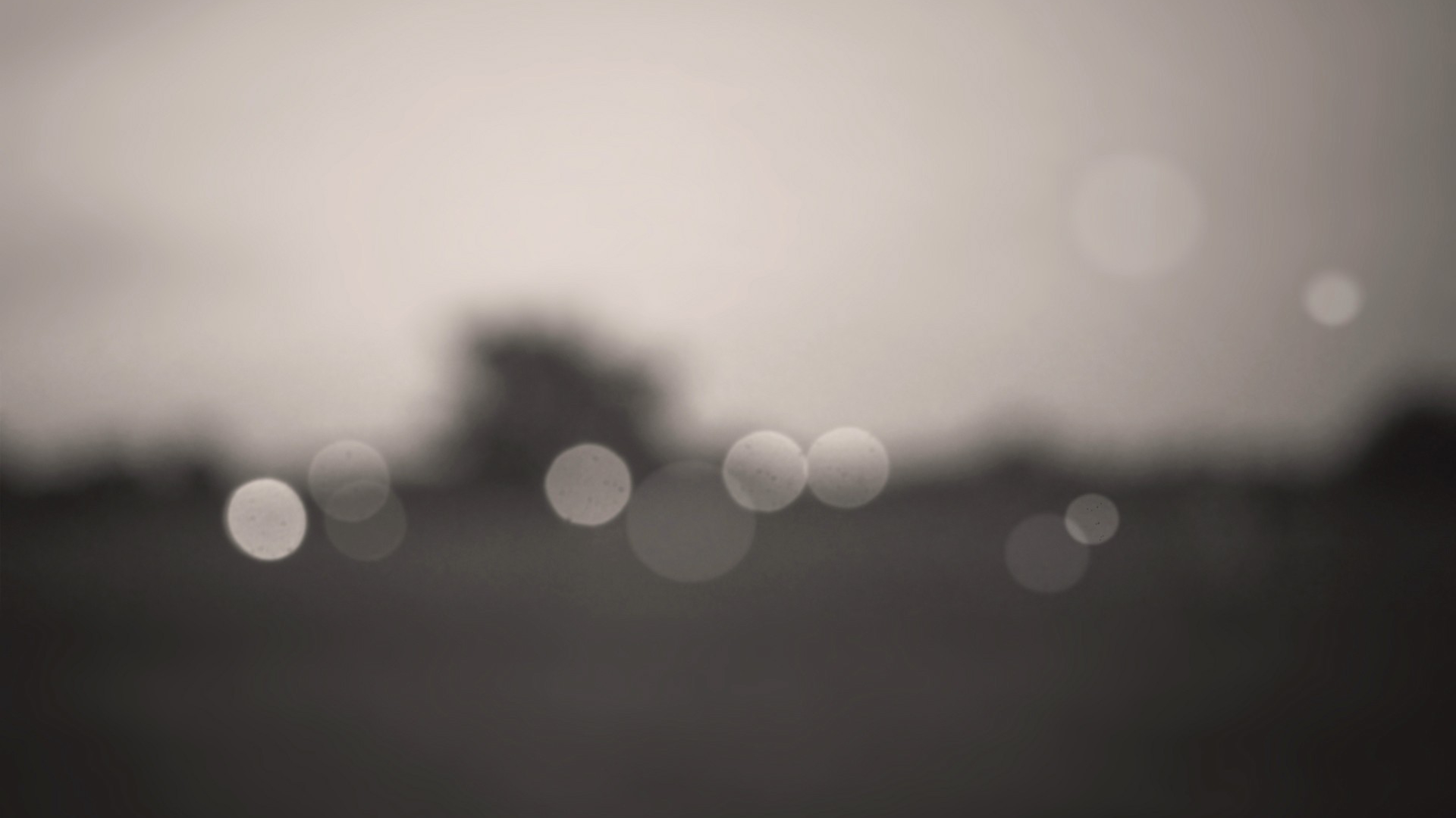 White and Black Bokeh Lights. Wallpaper in 3840x2160 Resolution
