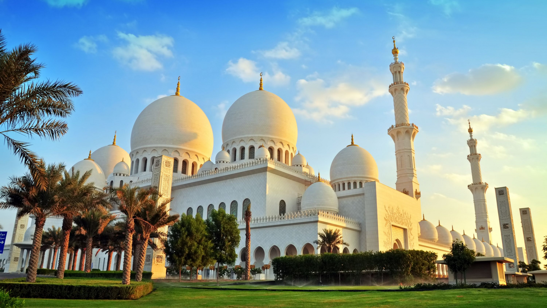 White Dome Building Under Blue Sky During Daytime. Wallpaper in 1920x1080 Resolution