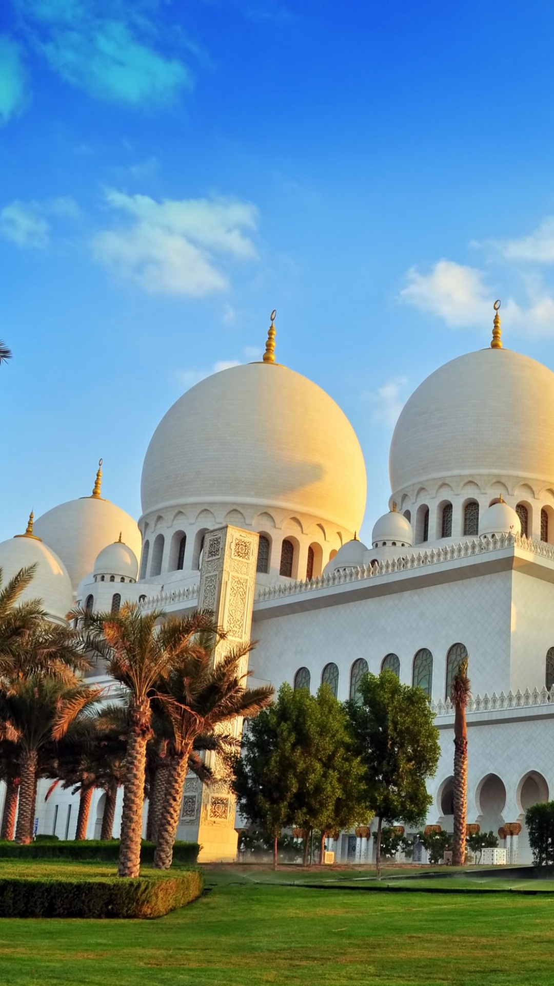 Bâtiment de Dôme Blanc Sous Ciel Bleu Pendant la Journée. Wallpaper in 1080x1920 Resolution