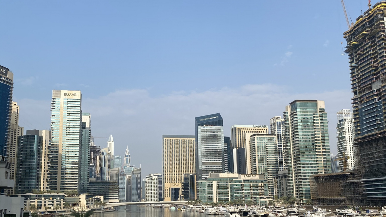 Dubai, Dubai Marina, Wasser, Tower Block, Tageszeit. Wallpaper in 1280x720 Resolution