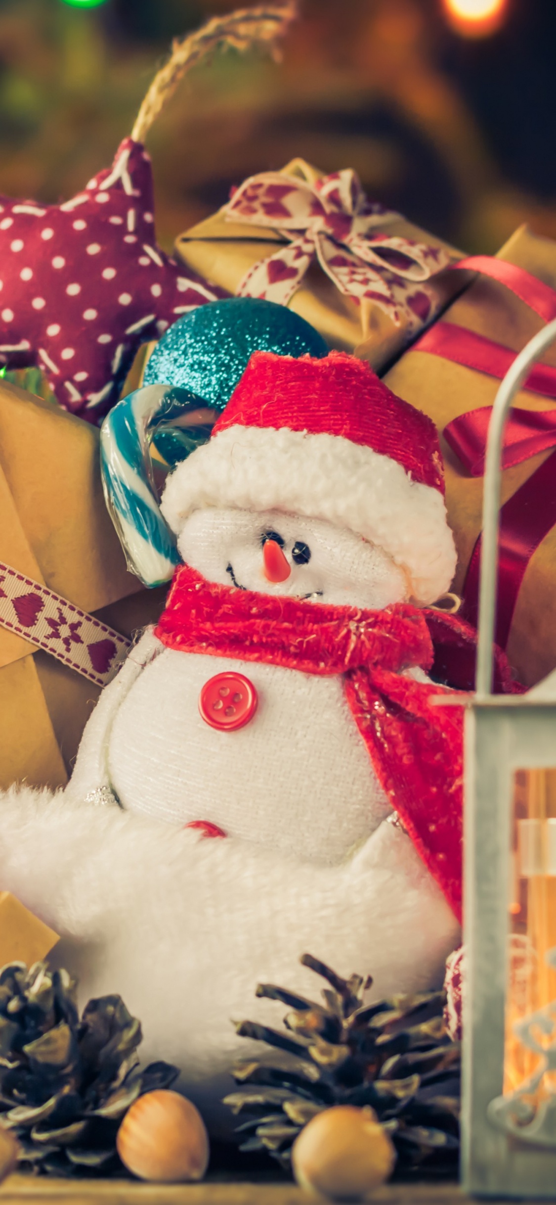 Nouvelle Année, Le Jour De Noël, Décoration de Noël, Ornement de Noël, Cadeau. Wallpaper in 1125x2436 Resolution