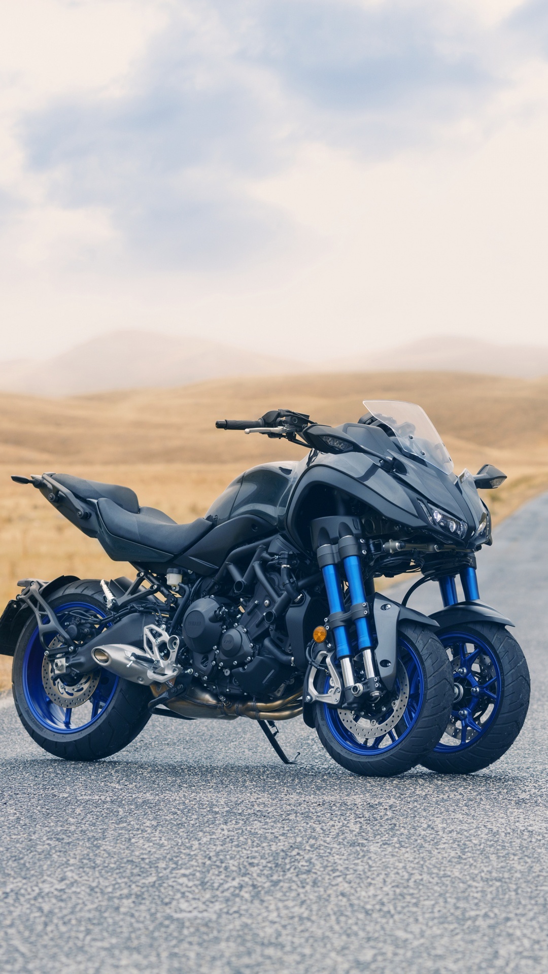 Black Sports Bike on Road During Daytime. Wallpaper in 1080x1920 Resolution