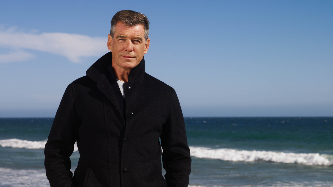 Pierce Brosnan, James Bond, Actor, Outerwear, Ocean. Wallpaper in 1280x720 Resolution