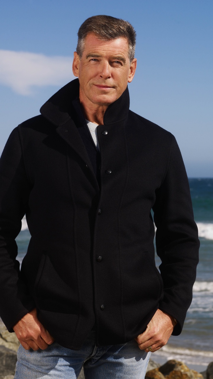 Pierce Brosnan, James Bond, Actor, Outerwear, Ocean. Wallpaper in 720x1280 Resolution