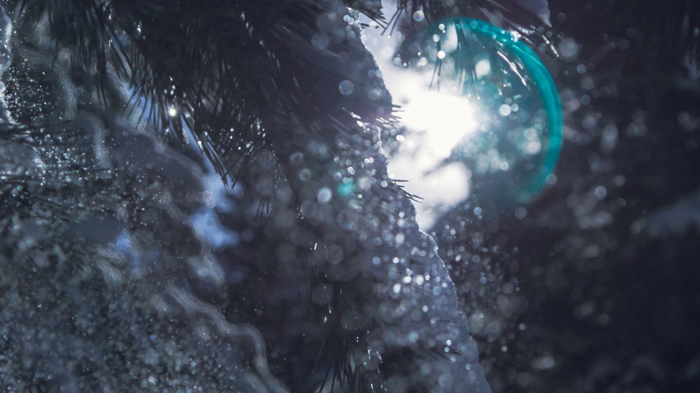 Bokeh, Eau, Obscurité, Réflexion, Espace. Wallpaper in 1366x768 Resolution