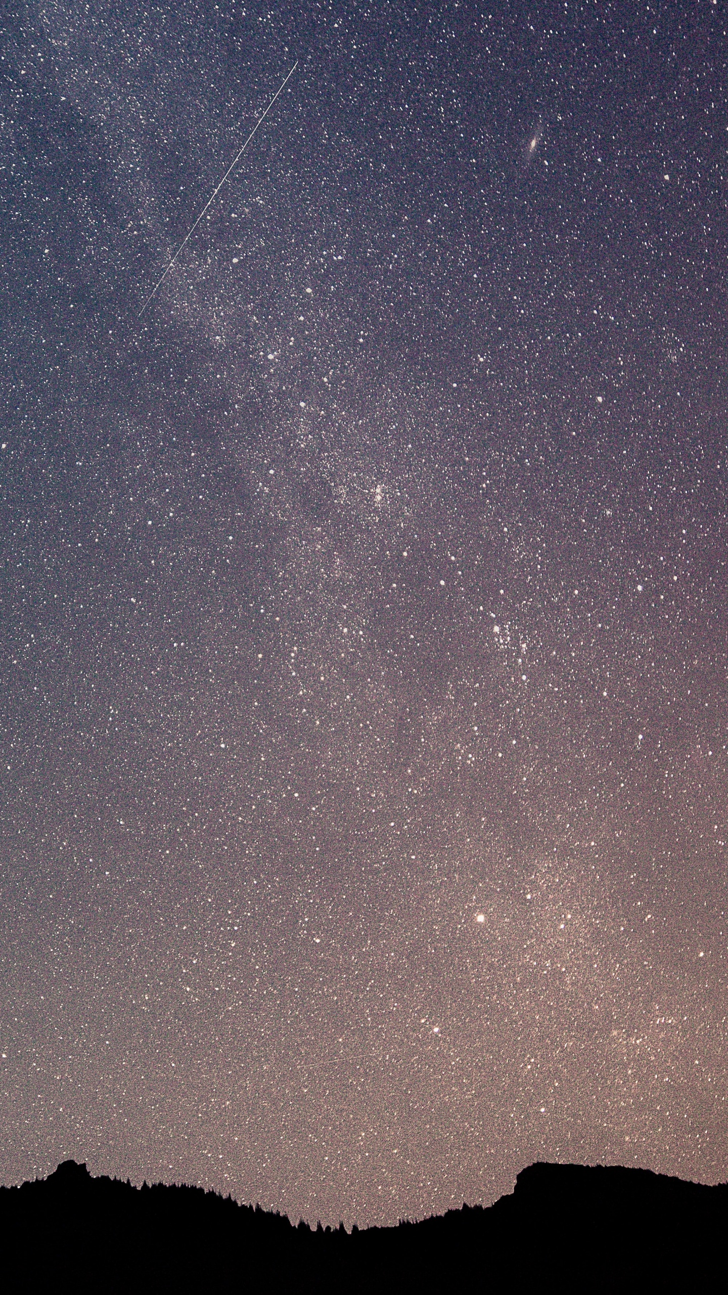 Silhouette de Montagne Sous la Nuit Étoilée. Wallpaper in 1440x2560 Resolution