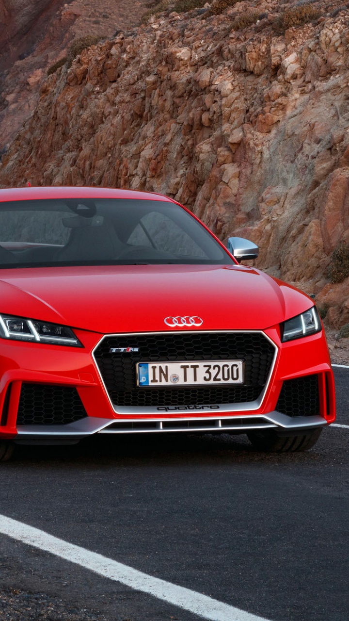 Roter Audi r 8 Tagsüber Unterwegs. Wallpaper in 720x1280 Resolution