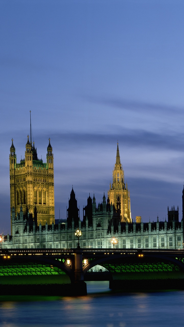 Big Ben London During Night Time. Wallpaper in 720x1280 Resolution