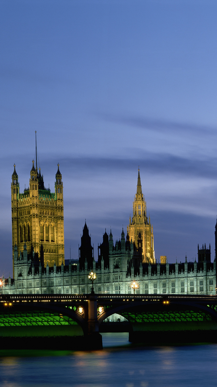 Big Ben London During Night Time. Wallpaper in 750x1334 Resolution