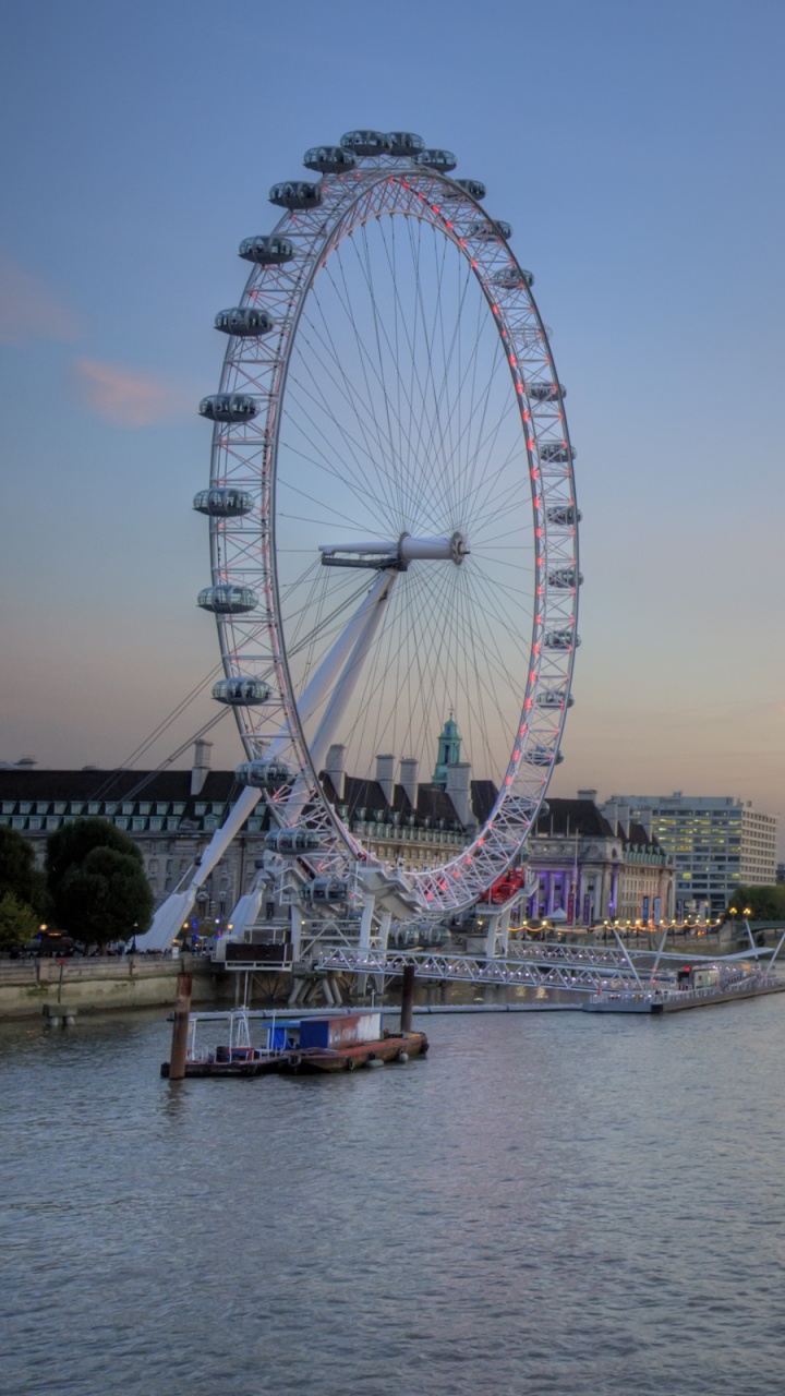 Ferris Wheel Near Body of Water During Daytime. Wallpaper in 720x1280 Resolution