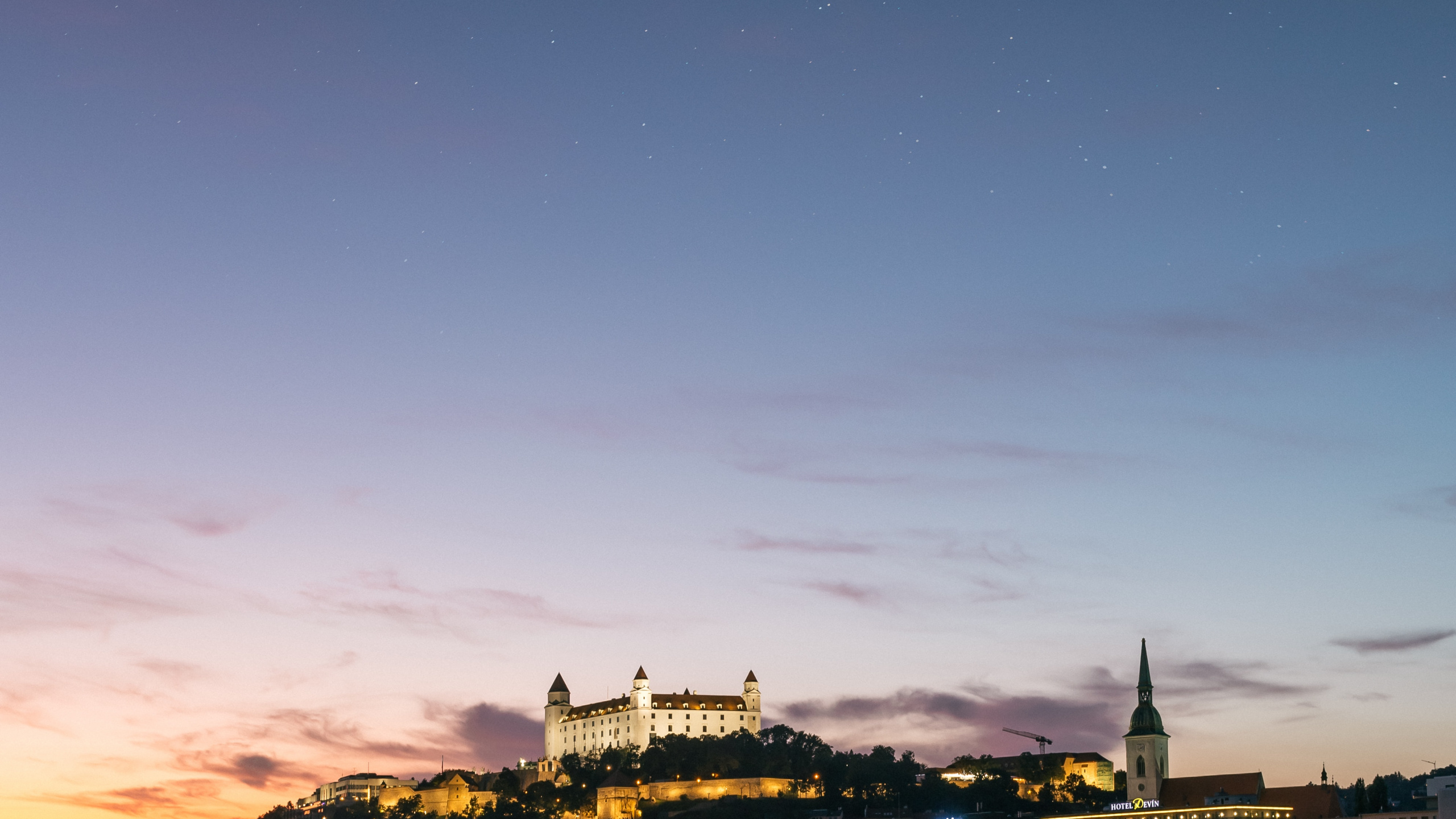 Skyline Der Stadt Bei Nacht Night. Wallpaper in 2560x1440 Resolution