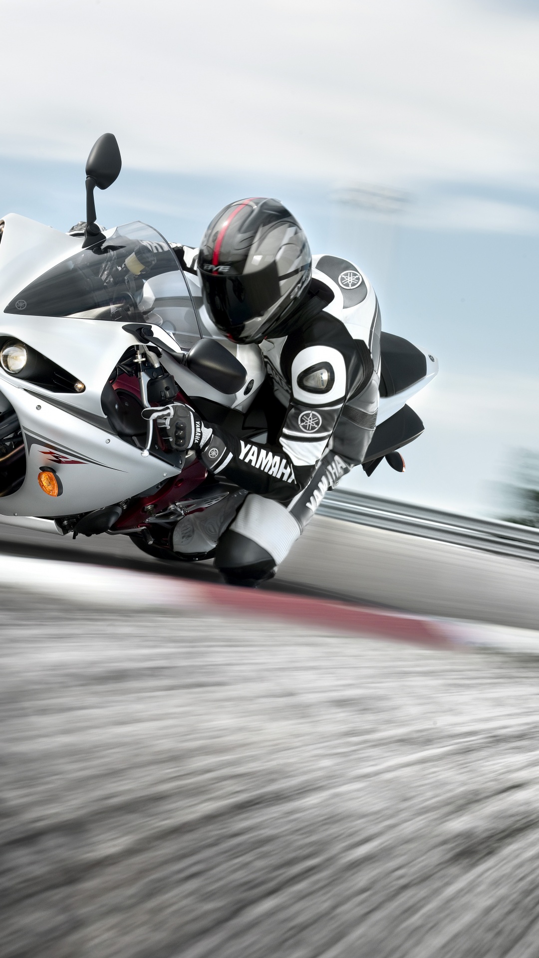 Homme Monté Sur un Vélo de Sport. Wallpaper in 1080x1920 Resolution