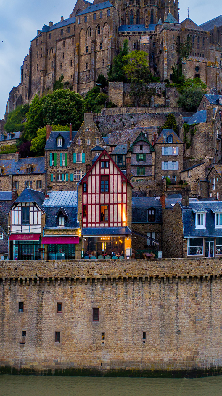 Ville, Bâtiment, Château, Village, Ciel. Wallpaper in 750x1334 Resolution