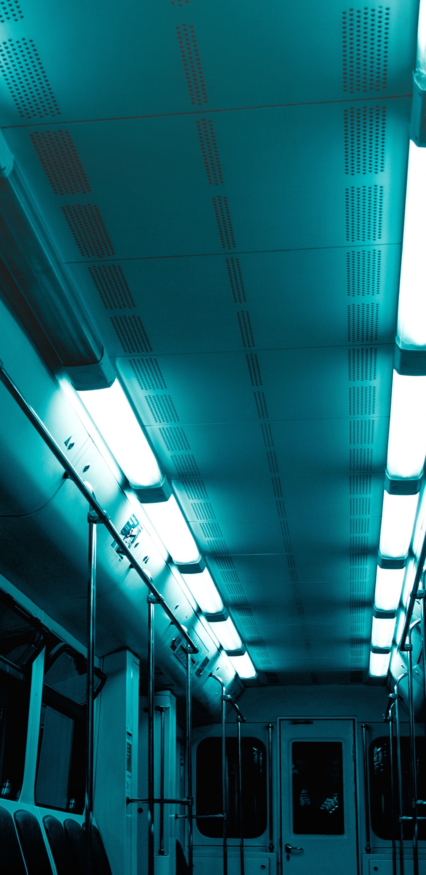 Interior Del Tren Blanco y Verde. Wallpaper in 1440x2960 Resolution