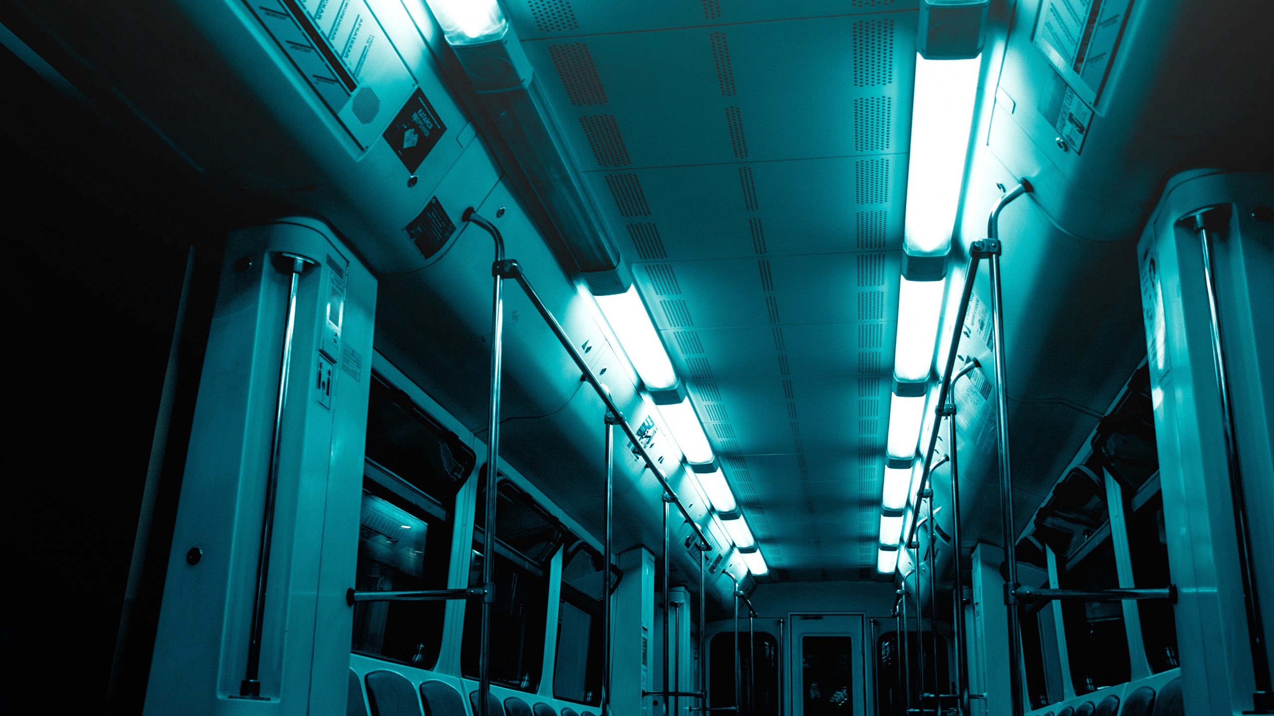 White and Green Train Interior. Wallpaper in 2560x1440 Resolution