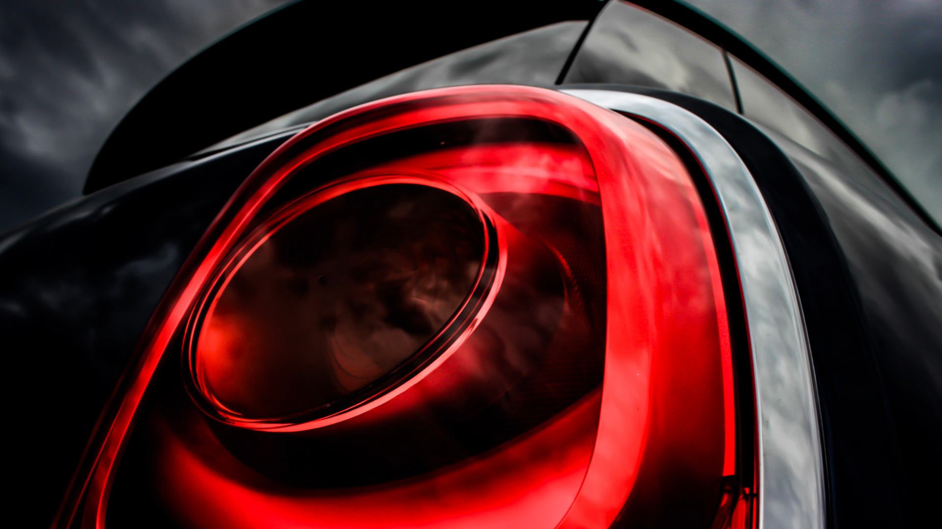 Roter Und Schwarzer Autospiegel. Wallpaper in 1920x1080 Resolution