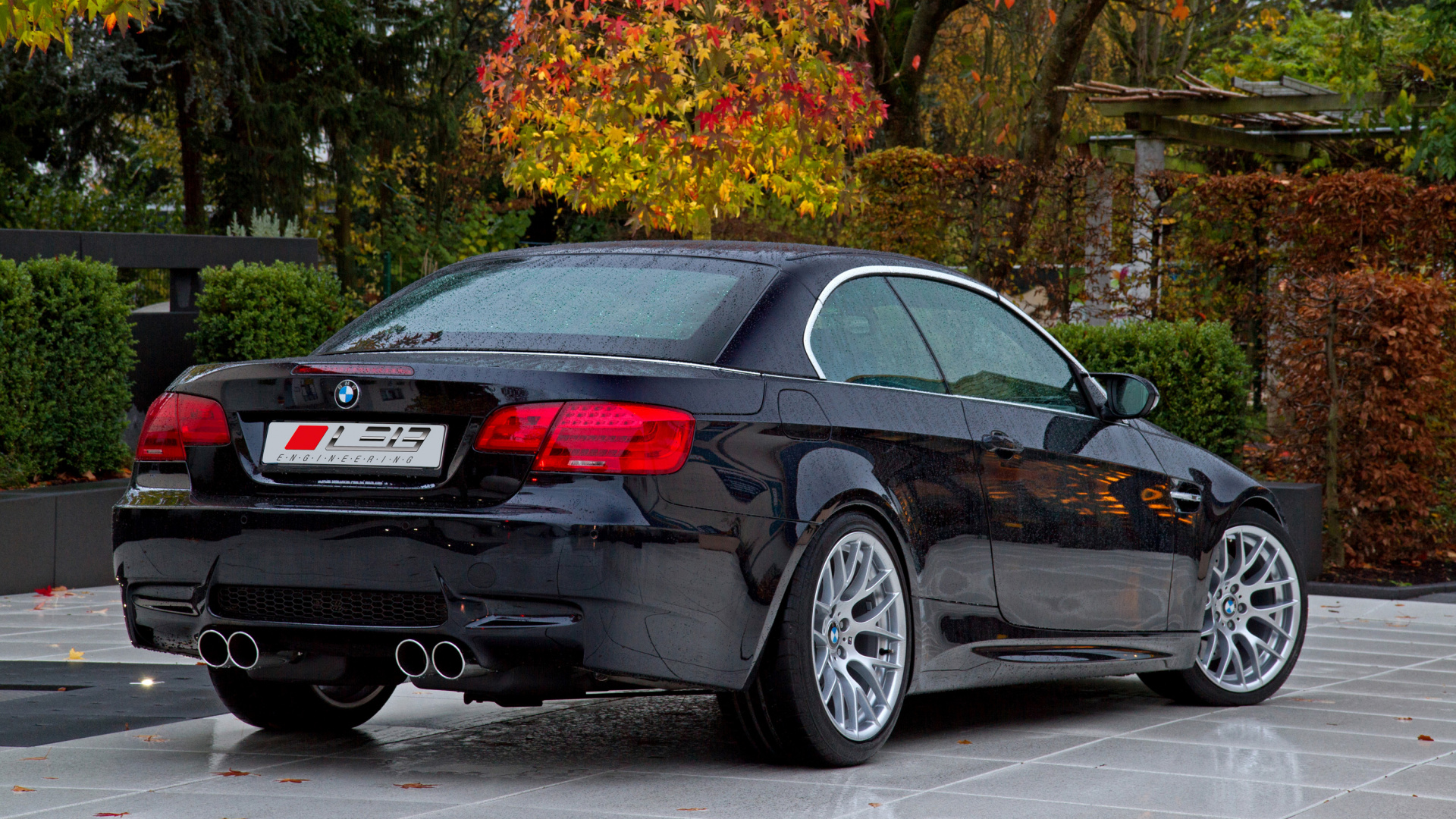 Schwarzer Bmw m 3 Auf Der Straße Geparkt. Wallpaper in 1920x1080 Resolution