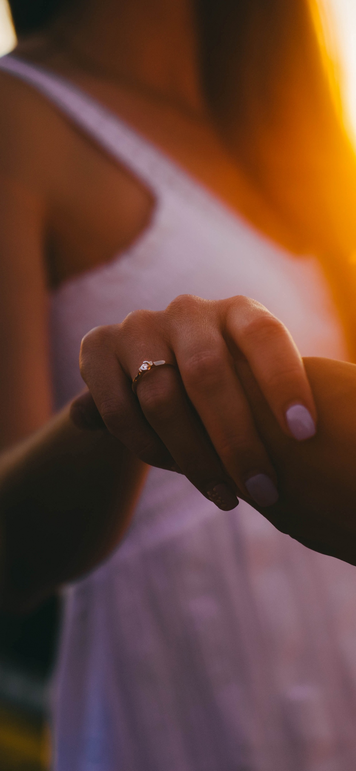 Licht, Hand, Arm, Sonnenlicht, Ellbogen. Wallpaper in 1242x2688 Resolution