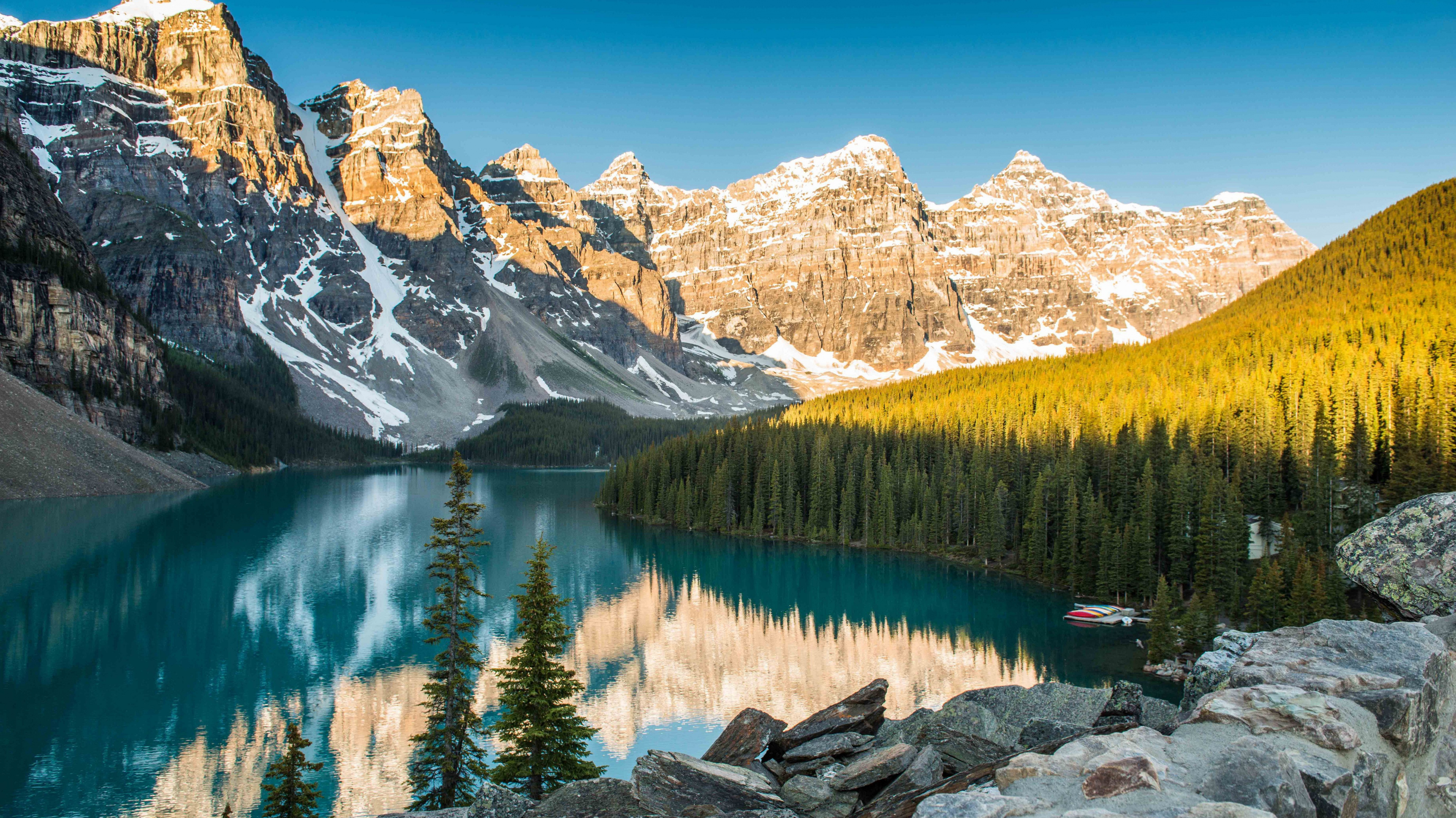 Green Trees Near Lake and Snow Covered Mountain During Daytime. Wallpaper in 3840x2160 Resolution