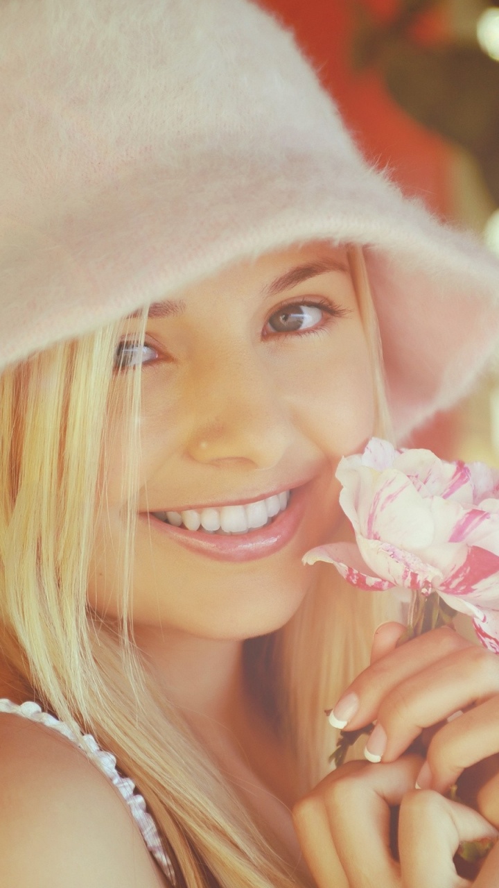 Schönheit, Blonde, Pink, YouTube, Musik. Wallpaper in 720x1280 Resolution