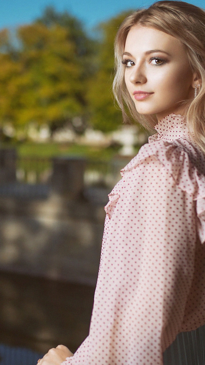 Aurora, Musikvideo, Youtube Musik, Raummelodie Edward Artemyev, Rry. Wallpaper in 720x1280 Resolution