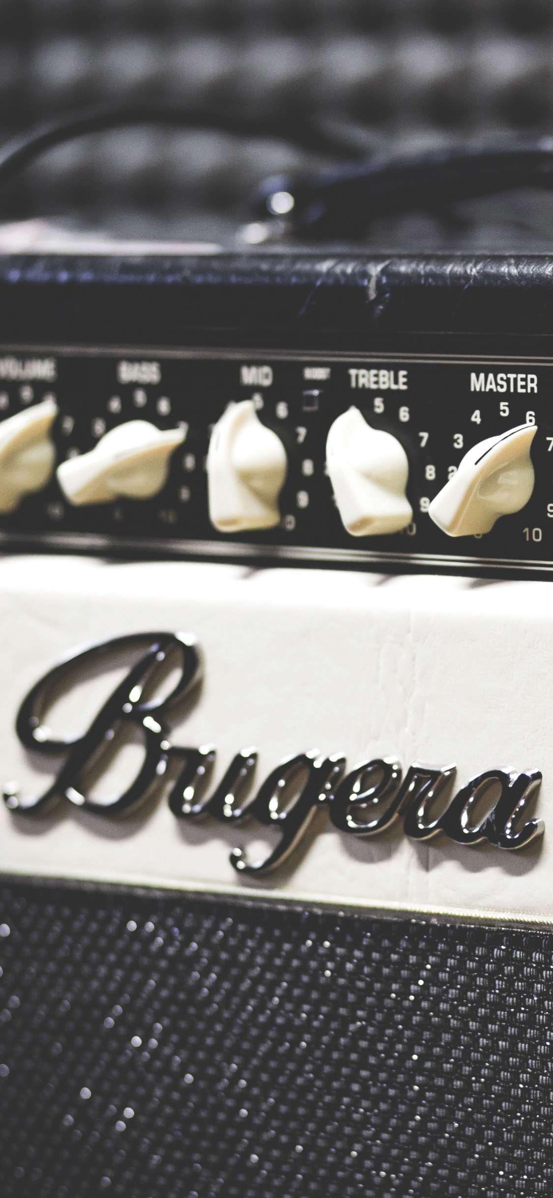 Gitarrenverstärker, Verstärker, Gitarre, Elektronisches Instrument, Musikinstrument. Wallpaper in 1125x2436 Resolution