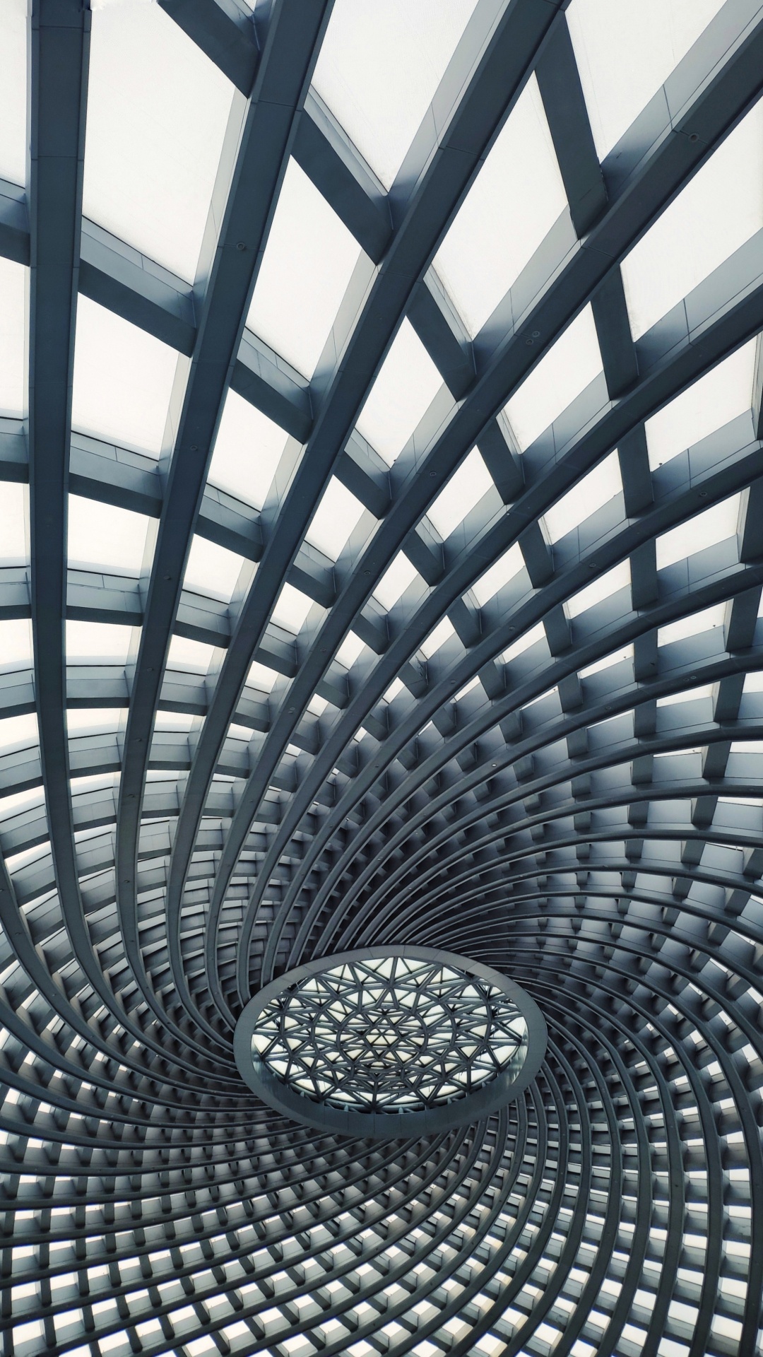 Plafonnier Rond Argenté Allumé Pendant la Journée. Wallpaper in 1080x1920 Resolution