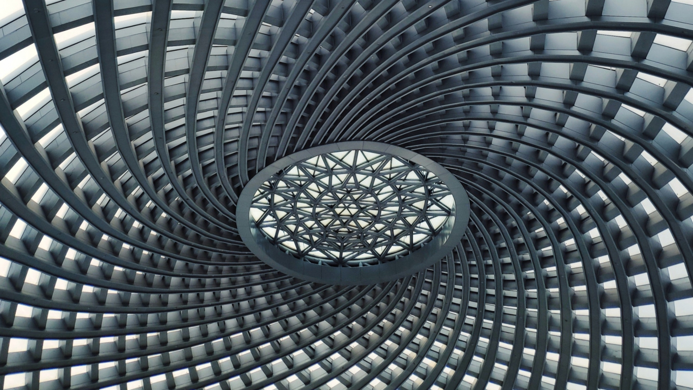 Silberne Runde Deckenlampe Tagsüber Eingeschaltet. Wallpaper in 1366x768 Resolution