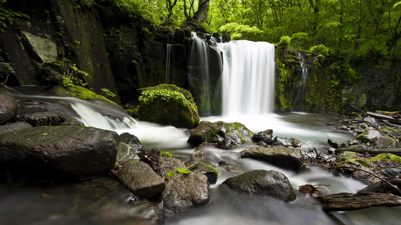 Water Falls on Rocky Shore During Daytime. Wallpaper in 1366x768 Resolution