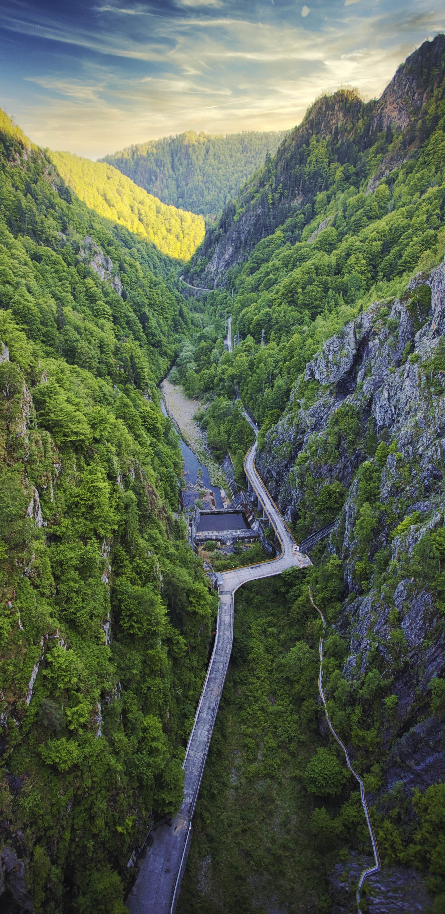 Hochland, Fjord, Bergigen Landschaftsformen, Tal, Naturlandschaft. Wallpaper in 1440x2960 Resolution