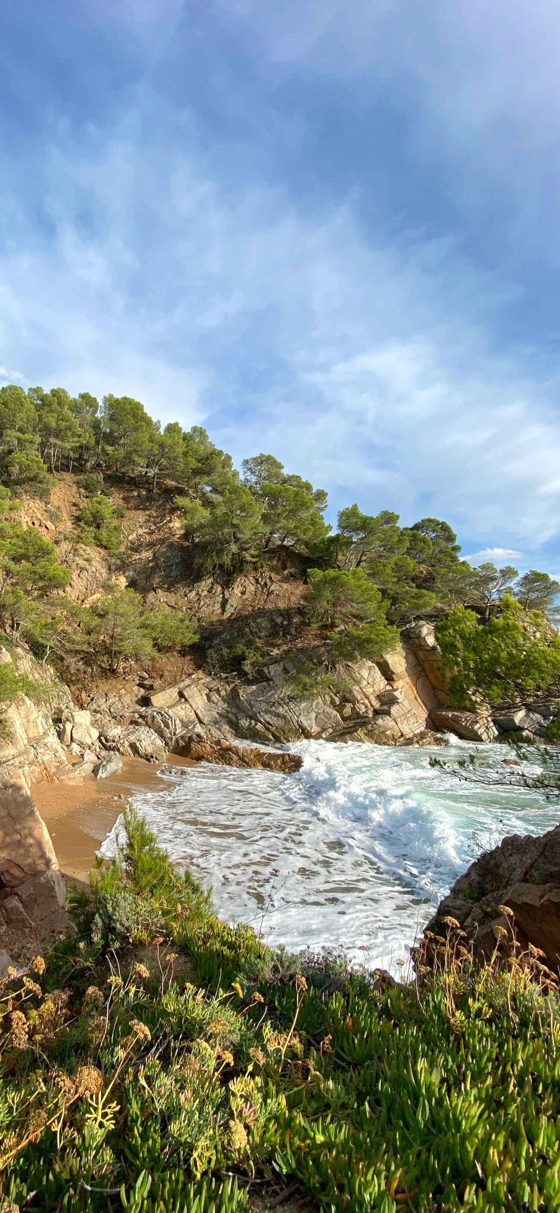 Küste, Wasserressourcen, Meer, Naturlandschaft, Rock. Wallpaper in 1125x2436 Resolution