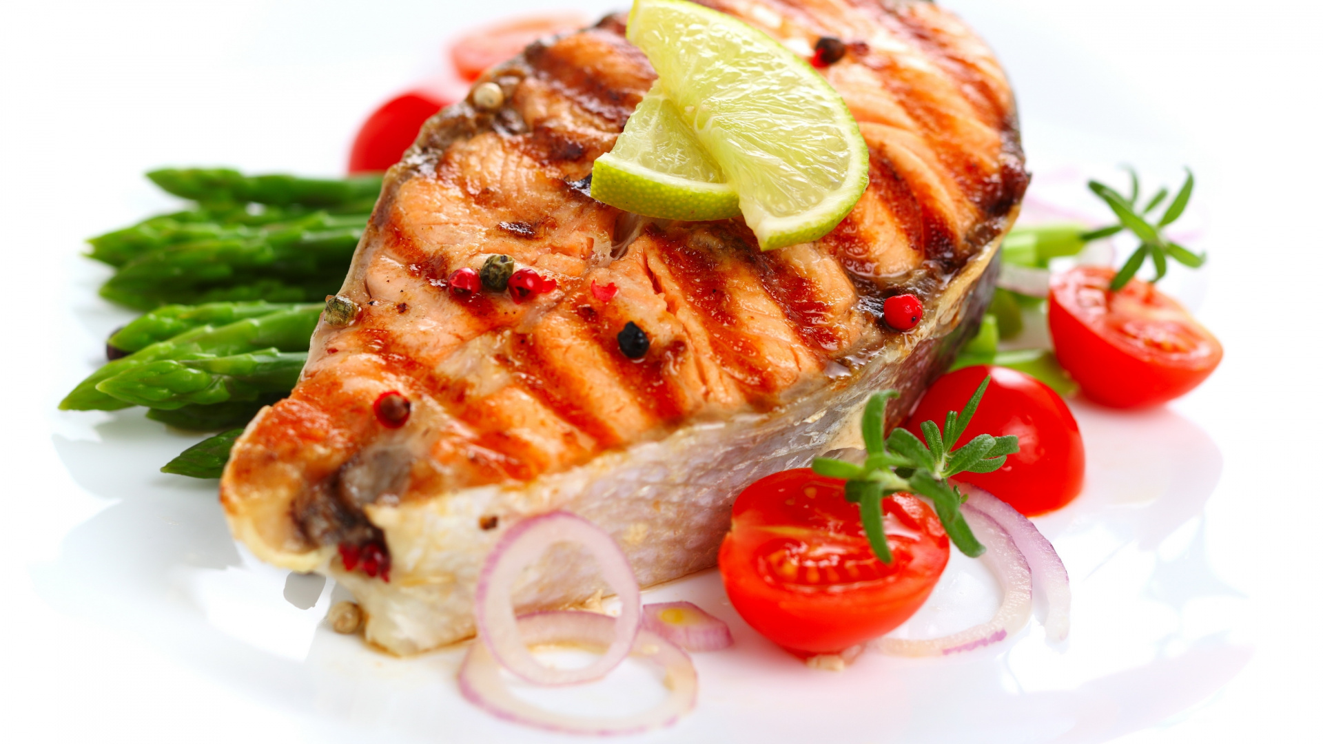 Rebanadas de Pan Con Rodajas de Limón y Tomate Sobre Placa de Cerámica Blanca. Wallpaper in 1920x1080 Resolution