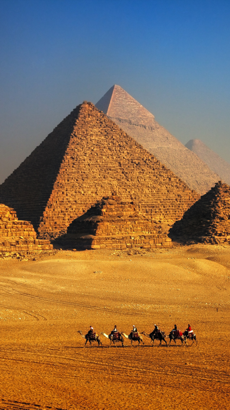 Brown Pyramid on Desert During Daytime. Wallpaper in 750x1334 Resolution