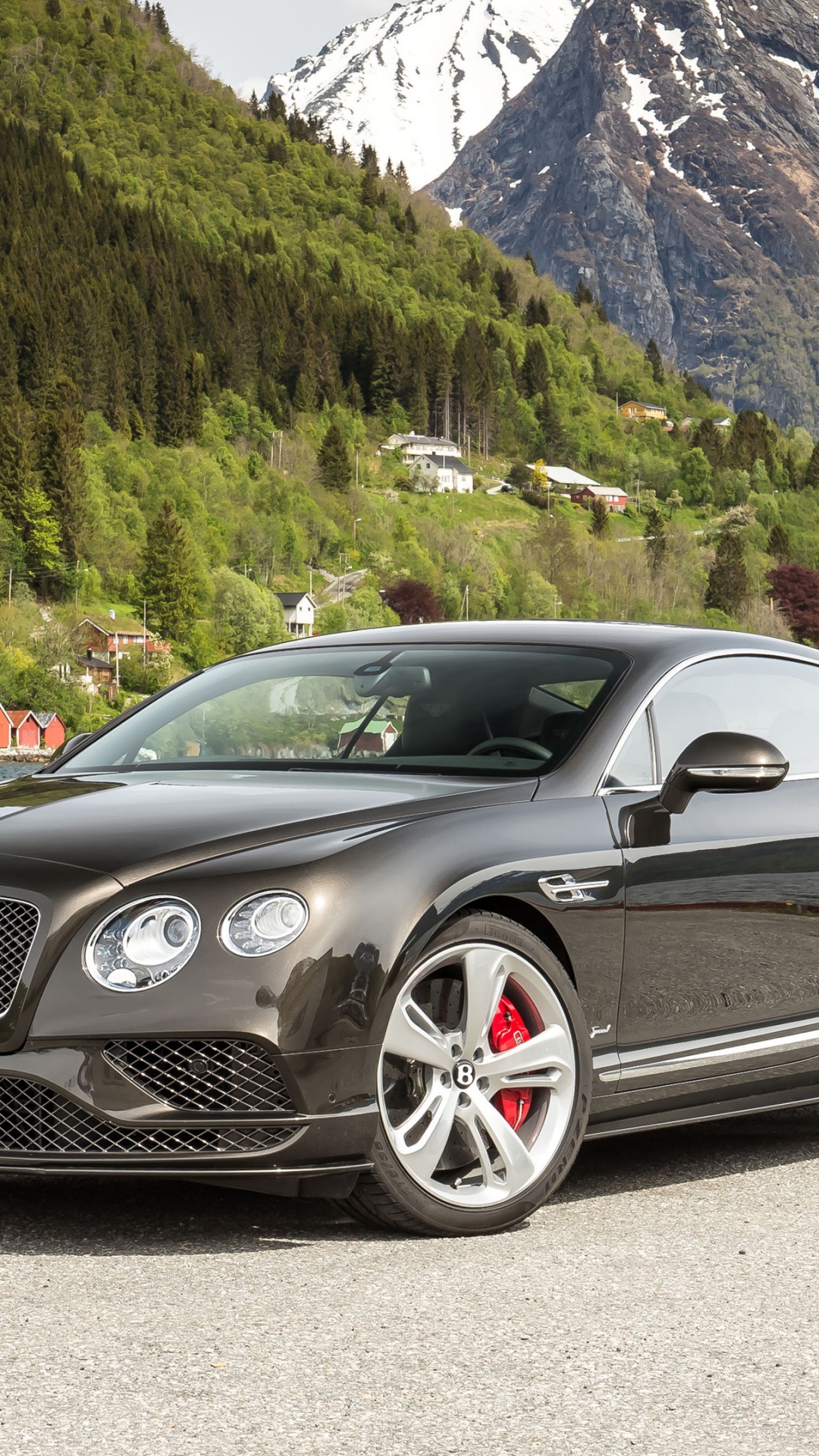 Mercedes Benz Coupé Noir Sur Route Pendant la Journée. Wallpaper in 1080x1920 Resolution
