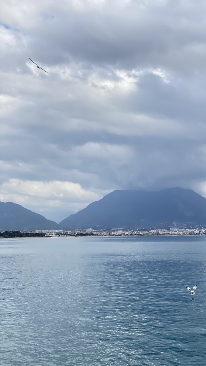 Cloud, Water, Water Resources, Atmosphere, Mountain. Wallpaper in 720x1280 Resolution