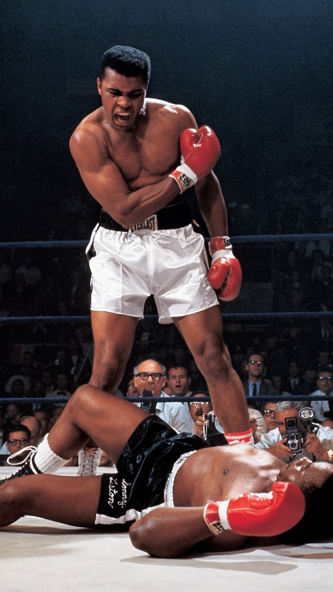 Muhammad Ali a Hero, Muhammad Ali, Sonny Liston, Neil Leifer, Joe Louis. Wallpaper in 1080x1920 Resolution