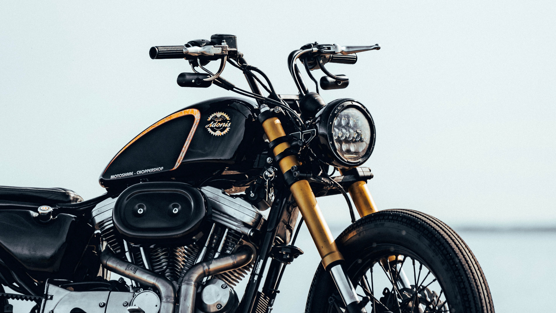 Motocicleta Cruiser Negra y Plateada. Wallpaper in 1920x1080 Resolution