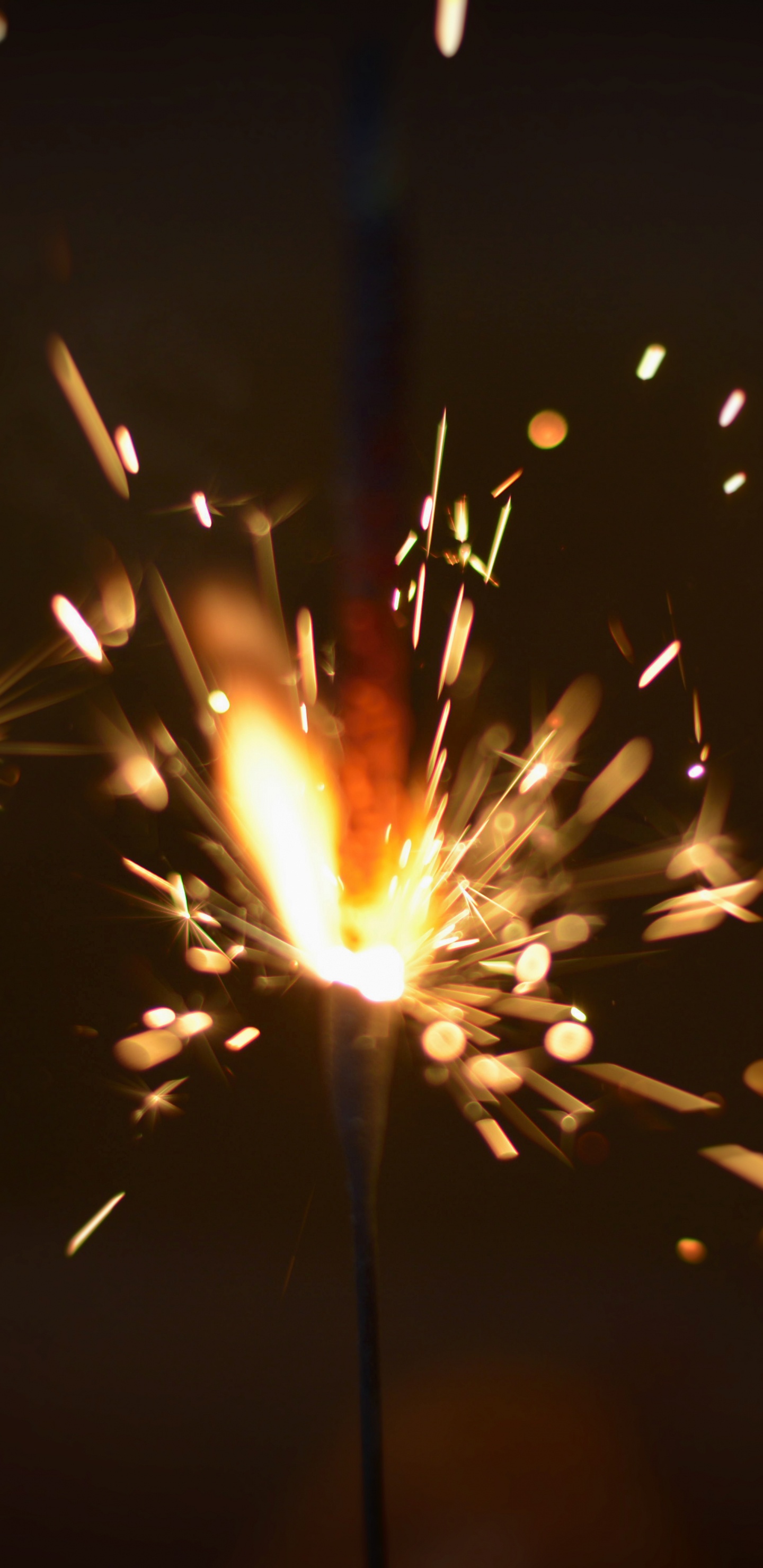 Feuerwerkskörper, Feuerwerk, Wunderkerze, Neue Jahre Tag, Diwali. Wallpaper in 1440x2960 Resolution