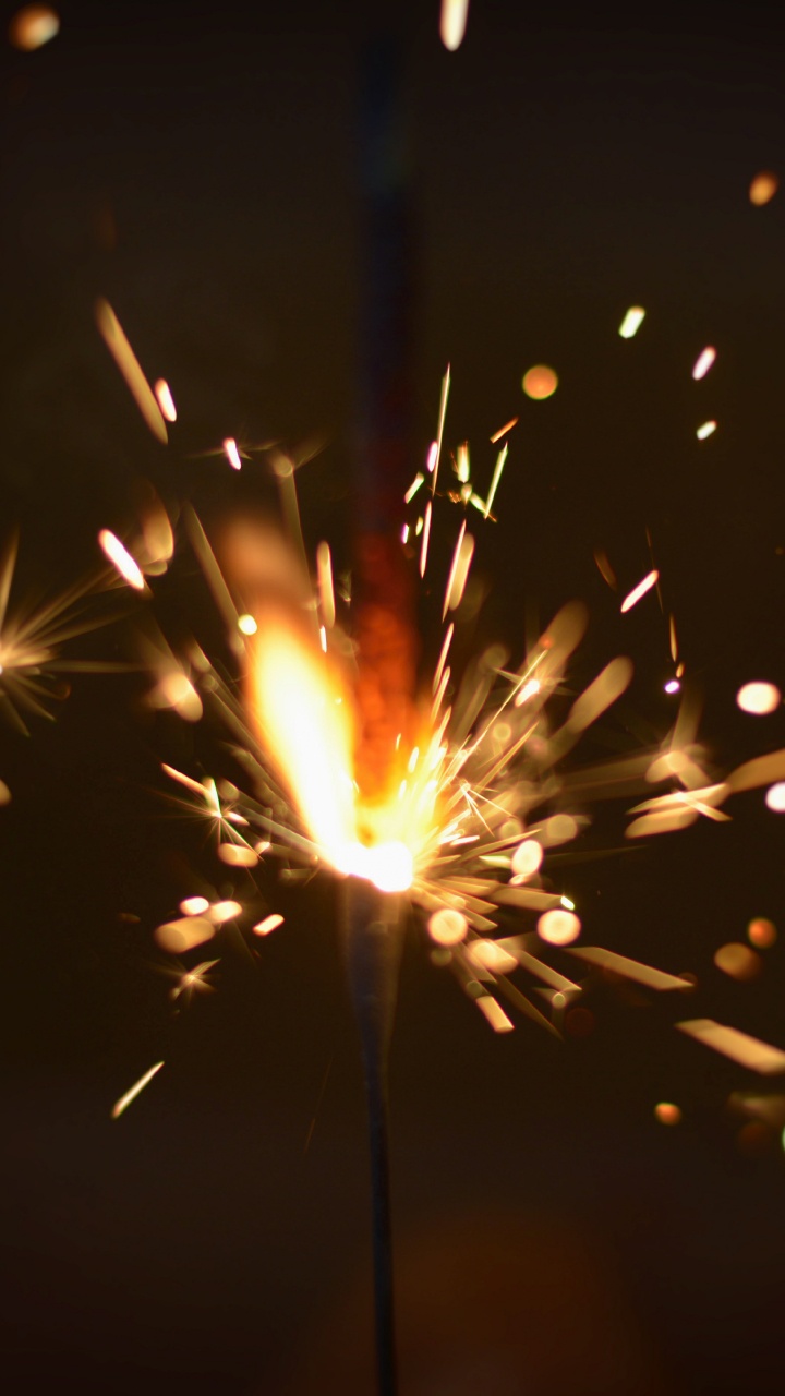 Feuerwerkskörper, Feuerwerk, Wunderkerze, Neue Jahre Tag, Diwali. Wallpaper in 720x1280 Resolution