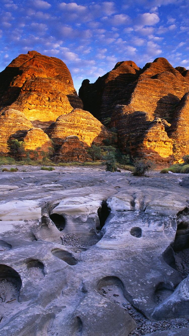 Brown Rock Formation Under Blue Sky During Daytime. Wallpaper in 750x1334 Resolution