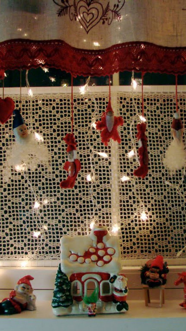 Christmas Day, Christmas Decoration, Christmas Lights, Christmas Window, Interior Design. Wallpaper in 720x1280 Resolution
