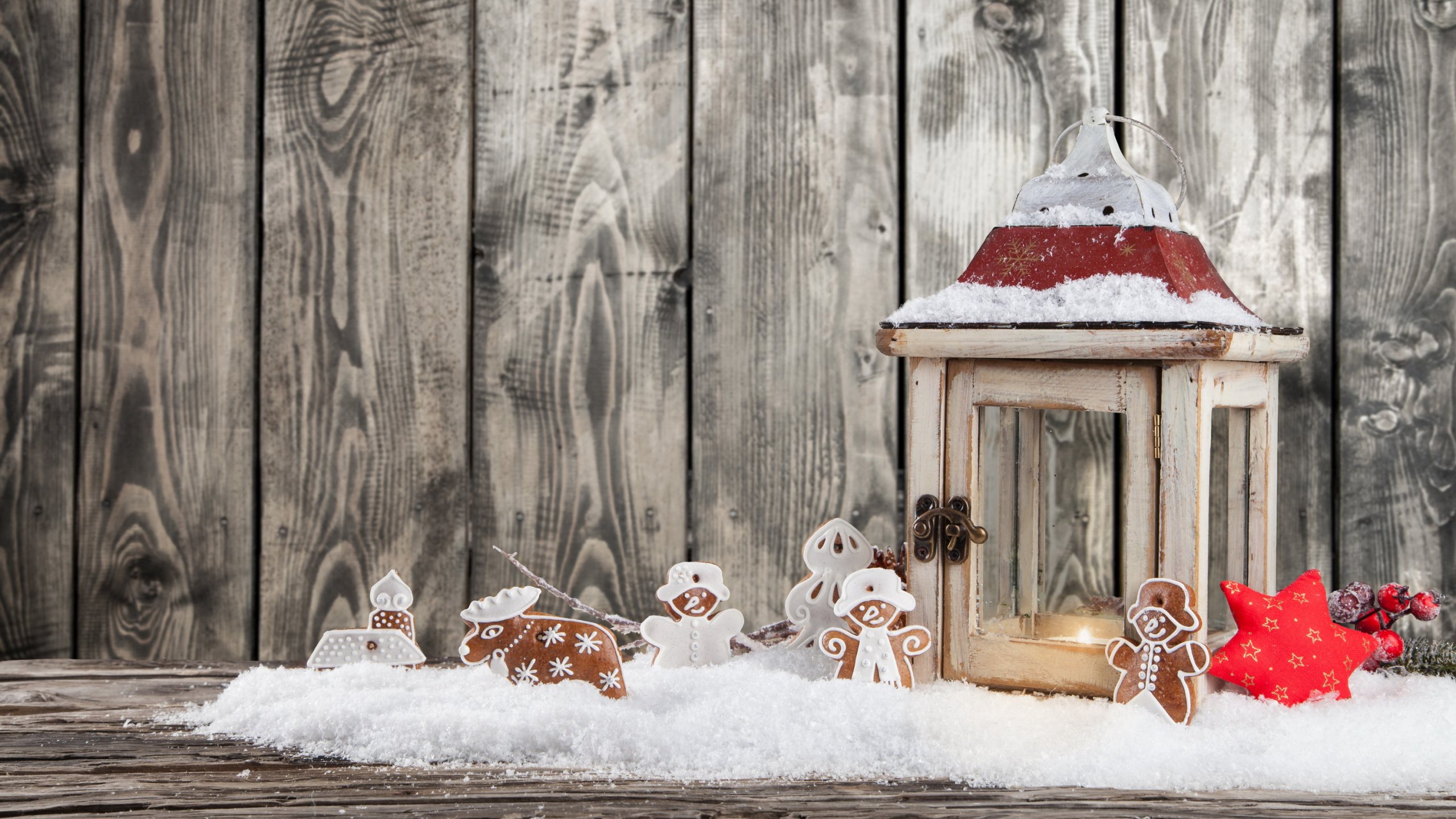 Christmas Day, Lantern, Christmas Lights, Snow, Winter. Wallpaper in 2560x1440 Resolution