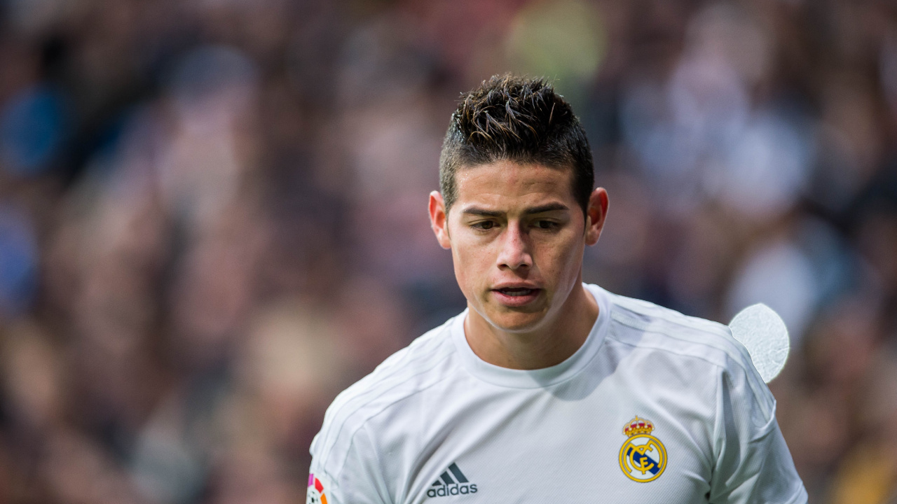 Man in White Crew Neck Shirt. Wallpaper in 1280x720 Resolution