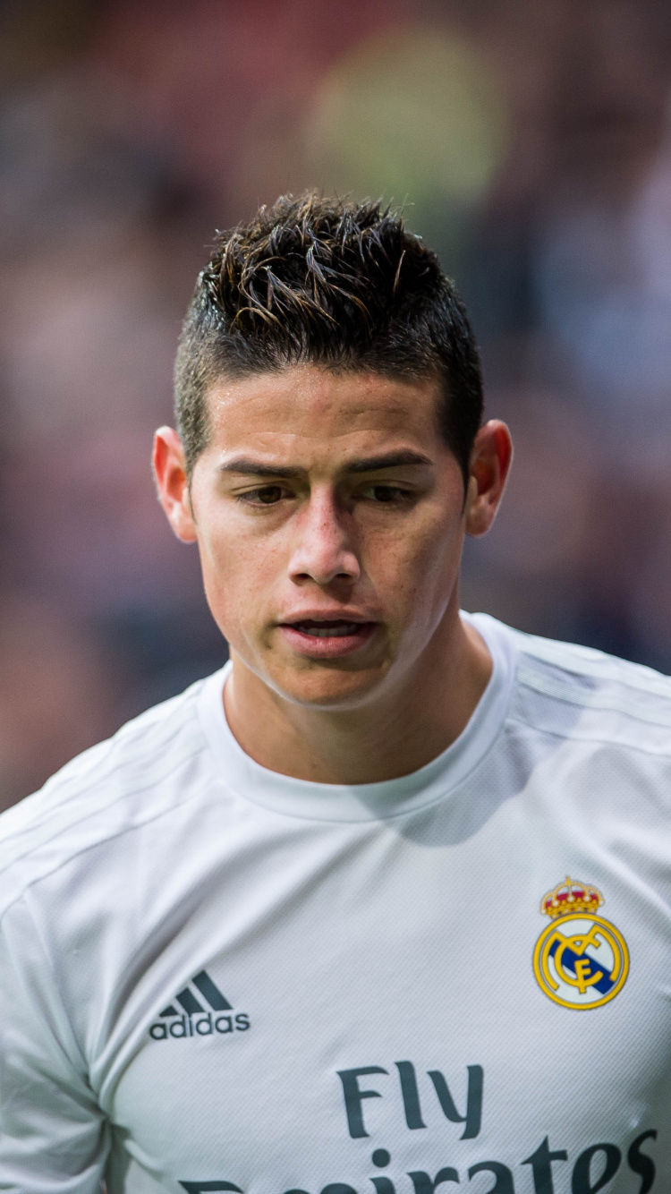 Mann im Weißen Rundhalshemd. Wallpaper in 750x1334 Resolution