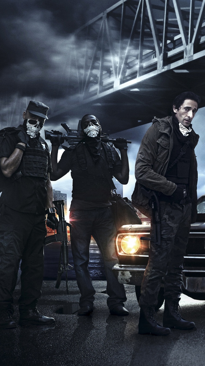 Homme en Veste Noire Debout à Côté de L'homme en Veste Noire Debout à Côté de la Voiture Pendant la Nuit. Wallpaper in 720x1280 Resolution