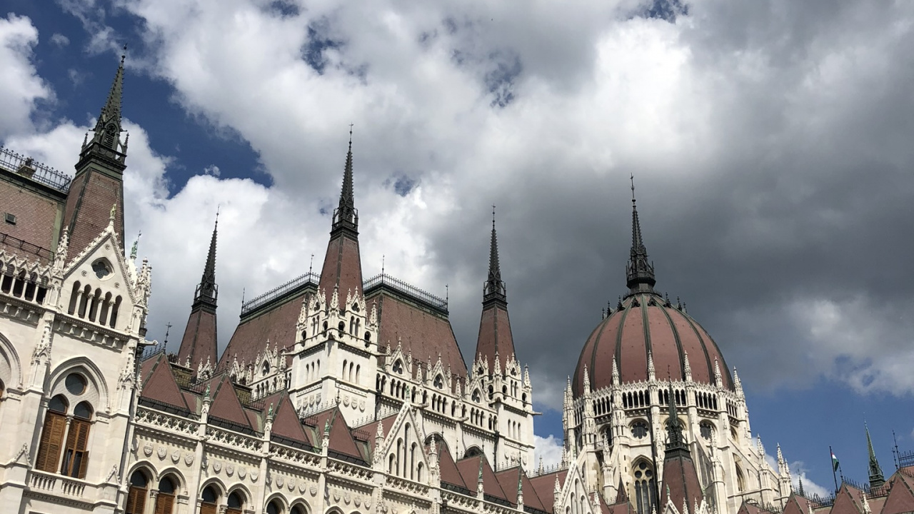Budapest, Hungarian Parliament Building, Medieval Architecture, Castle, Cloud. Wallpaper in 1280x720 Resolution