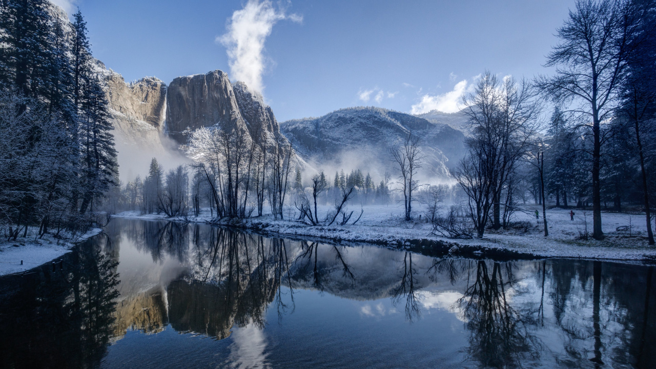 Snow Covered Mountain Near Body of Water During Daytime. Wallpaper in 1280x720 Resolution