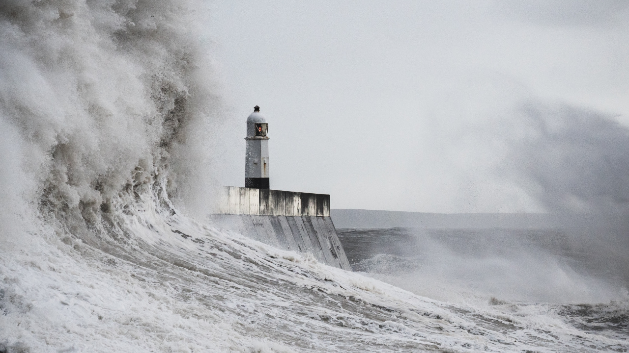 White and Black Lighthouse on White Snow Covered Ground During Daytime. Wallpaper in 1280x720 Resolution