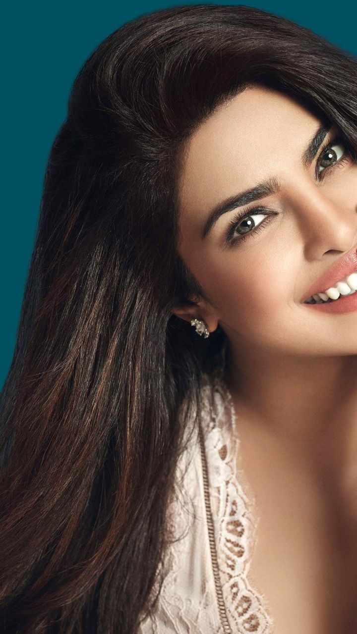 Nirav Modi Schmuckmarke, Schmuckstück, Brand, Stirn, Nase. Wallpaper in 720x1280 Resolution